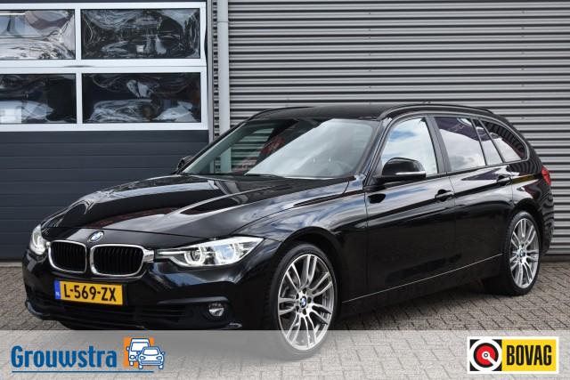 BMW 3-SERIE 330I AUT. TOURING LUXURY EDITION / LED PAKKET / EL. A-KLEP / EL. TREKH., Grouwstra Auto`s, Deventer