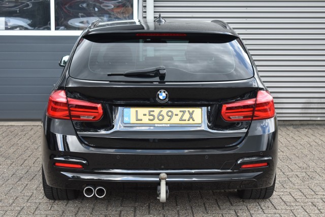 BMW 3-SERIE 330I AUT. TOURING LUXURY EDITION / LED PAKKET / EL. A-KLEP / EL. TREKH., Grouwstra Auto`s, Deventer