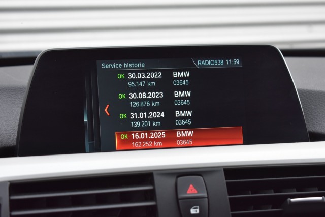 BMW 3-SERIE 330I AUT. TOURING LUXURY EDITION / LED PAKKET / EL. A-KLEP / EL. TREKH., Grouwstra Auto`s, Deventer