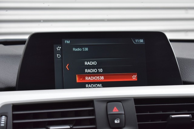 BMW 3-SERIE 330I AUT. TOURING LUXURY EDITION / LED PAKKET / EL. A-KLEP / EL. TREKH., Grouwstra Auto`s, Deventer