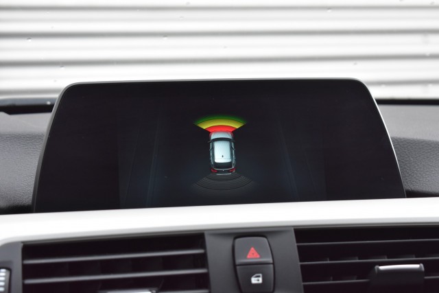 BMW 3-SERIE 330I AUT. TOURING LUXURY EDITION / LED PAKKET / EL. A-KLEP / EL. TREKH., Grouwstra Auto`s, Deventer