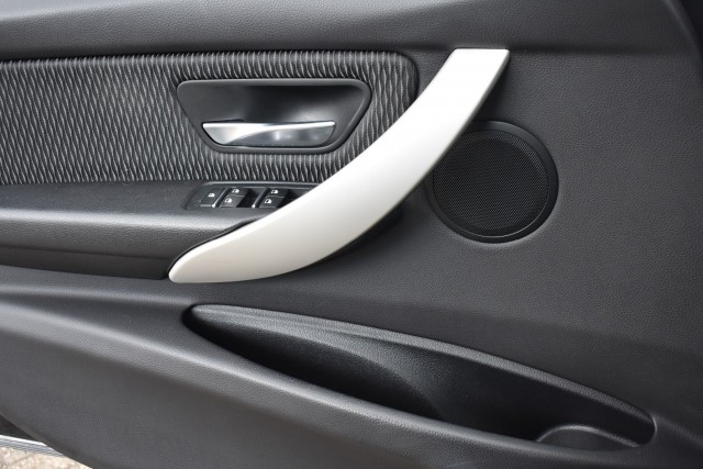 BMW 3-SERIE 330I AUT. TOURING LUXURY EDITION / LED PAKKET / EL. A-KLEP / EL. TREKH., Grouwstra Auto`s, Deventer