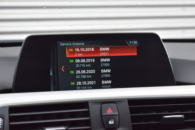 BMW 3-SERIE 330I AUT. TOURING LUXURY EDITION / LED PAKKET / EL. A-KLEP / EL. TREKH., Grouwstra Auto`s, Deventer
