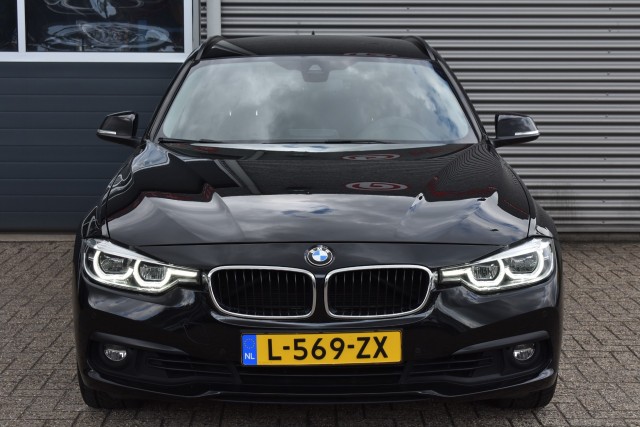 BMW 3-SERIE 330I AUT. TOURING LUXURY EDITION / LED PAKKET / EL. A-KLEP / EL. TREKH., Grouwstra Auto`s, Deventer