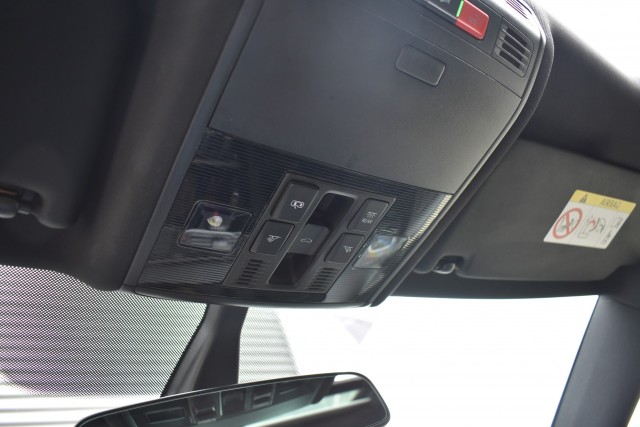 VOLKSWAGEN GOLF 2.0 TSI 4MOTION R / 1e LAK / GOED ONDERHOUDEN / VOL OPTIES!, Grouwstra Personen- en Bedrijfsautos BV, Deventer