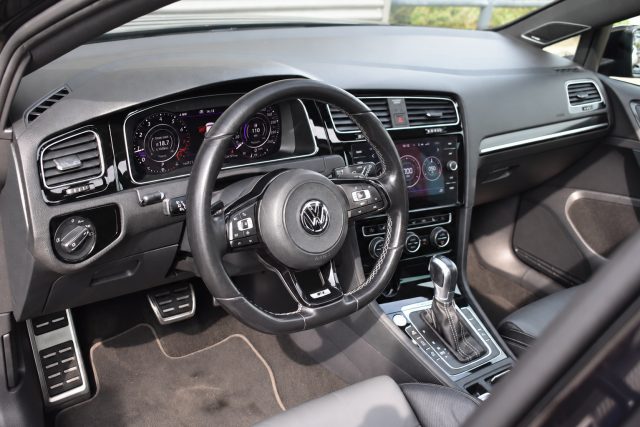 VOLKSWAGEN GOLF 2.0 TSI 4MOTION R / 1e LAK / GOED ONDERHOUDEN / VOL OPTIES!, Grouwstra Personen- en Bedrijfsautos BV, Deventer