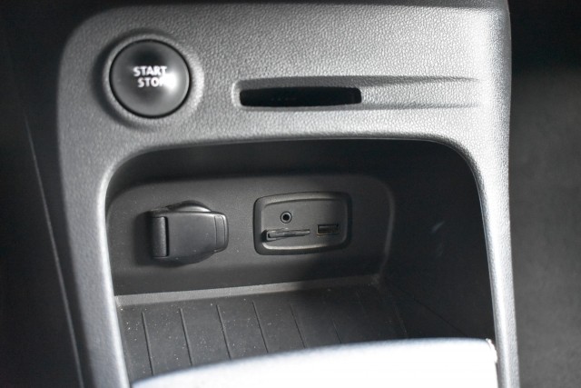 RENAULT CAPTUR 1.2 TCE AUT. BOSE / P.CAM / PDC V+A / LED PAKKET / STOEL VERW., Grouwstra Auto`s, Deventer
