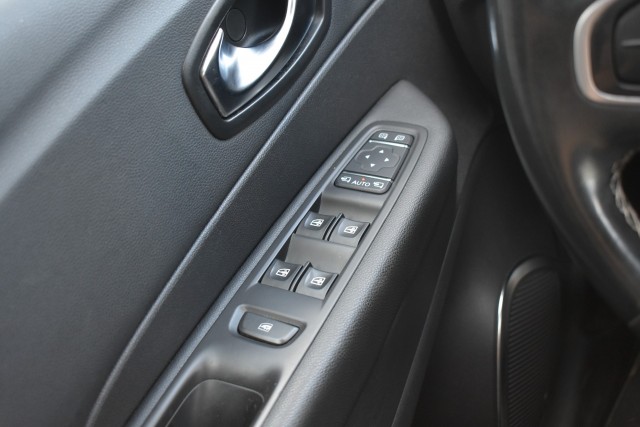RENAULT CAPTUR 1.2 TCE AUT. BOSE / P.CAM / PDC V+A / LED PAKKET / STOEL VERW., Grouwstra Auto`s, Deventer