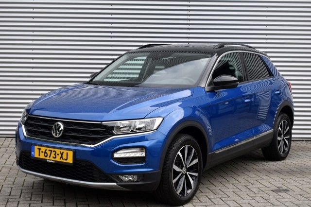 VOLKSWAGEN T-ROC 1.5 TSI STYLE / VIRTUAL DASH. / P.DAK / EL. A-KLEP / ADAP. CRUIS, Grouwstra Auto`s, Deventer