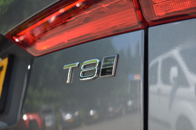 VOLVO XC60 2.0 T8 TE AWD / EL. A-KLEP / P.DAK / ADAP. CRUISE, Grouwstra Auto`s, Deventer