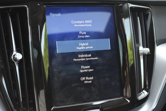 VOLVO XC60 2.0 T8 TE AWD / EL. A-KLEP / P.DAK / ADAP. CRUISE, Grouwstra Auto`s, Deventer