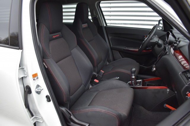 SUZUKI SWIFT 1.4 SPORT SMART HYBRID / FULL OPTIONS, Grouwstra Auto`s, Deventer