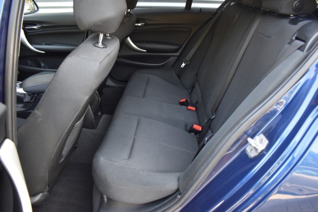 BMW 1-SERIE 116I 5DRS. / 18inch M SPORT / APPLE CARPLAY + NAVI / P.CAM + PDC V+A, Grouwstra Auto`s, Deventer