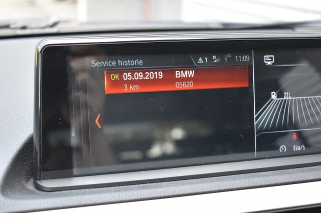 BMW 1-SERIE 116I 5DRS. / 18inch M SPORT / APPLE CARPLAY + NAVI / P.CAM + PDC V+A, Grouwstra Auto`s, Deventer