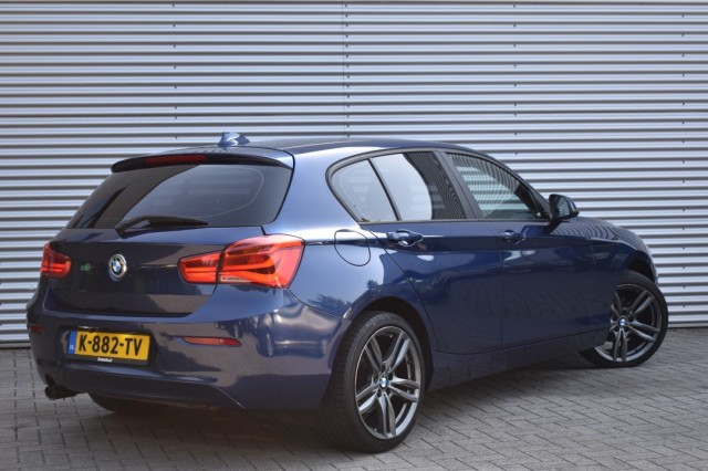 BMW 1-SERIE 116I 5DRS. / 18inch M SPORT / APPLE CARPLAY + NAVI / P.CAM + PDC V+A, Grouwstra Auto`s, Deventer