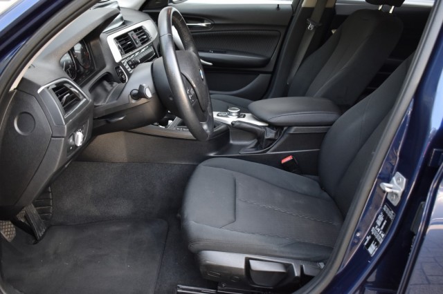 BMW 1-SERIE 116I 5DRS. / 18inch M SPORT / APPLE CARPLAY + NAVI / P.CAM + PDC V+A, Grouwstra Auto`s, Deventer