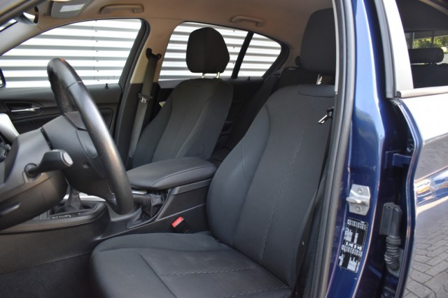 BMW 1-SERIE 116I 5DRS. / 18inch M SPORT / APPLE CARPLAY + NAVI / P.CAM + PDC V+A, Grouwstra Auto`s, Deventer