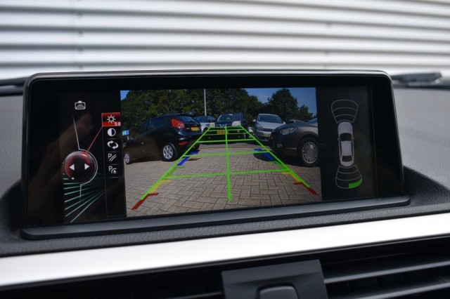 BMW 1-SERIE 116I 5DRS. / 18inch M SPORT / APPLE CARPLAY + NAVI / P.CAM + PDC V+A, Grouwstra Auto`s, Deventer