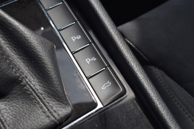 SKODA SUPERB COMBI 1.4 TSI DSG7 STYLE BUSINESS / P.DAK / EL. STOELEN / KEYLESS, Grouwstra Auto`s, Deventer