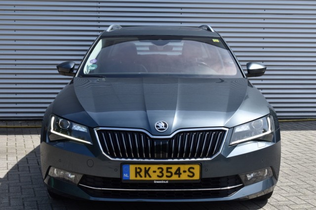 SKODA SUPERB COMBI 1.4 TSI DSG7 STYLE BUSINESS / P.DAK / EL. STOELEN / KEYLESS, Grouwstra Auto`s, Deventer
