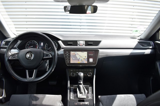 SKODA SUPERB COMBI 1.4 TSI DSG7 STYLE BUSINESS / P.DAK / EL. STOELEN / KEYLESS, Grouwstra Auto`s, Deventer