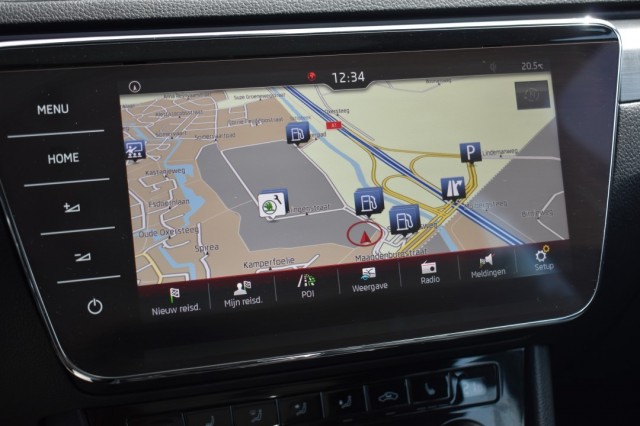 SKODA SUPERB COMBI 1.4 TSI DSG7 STYLE BUSINESS / P.DAK / EL. STOELEN / KEYLESS, Grouwstra Auto`s, Deventer