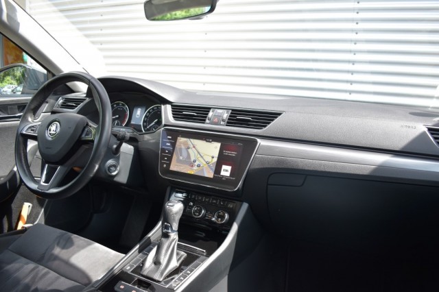 SKODA SUPERB COMBI 1.4 TSI DSG7 STYLE BUSINESS / P.DAK / EL. STOELEN / KEYLESS, Grouwstra Auto`s, Deventer