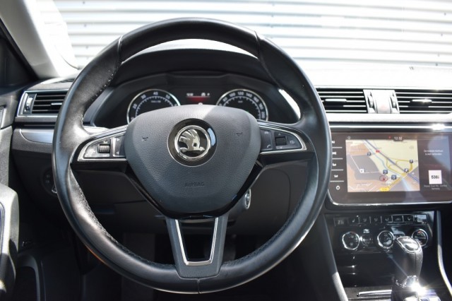 SKODA SUPERB COMBI 1.4 TSI DSG7 STYLE BUSINESS / P.DAK / EL. STOELEN / KEYLESS, Grouwstra Auto`s, Deventer