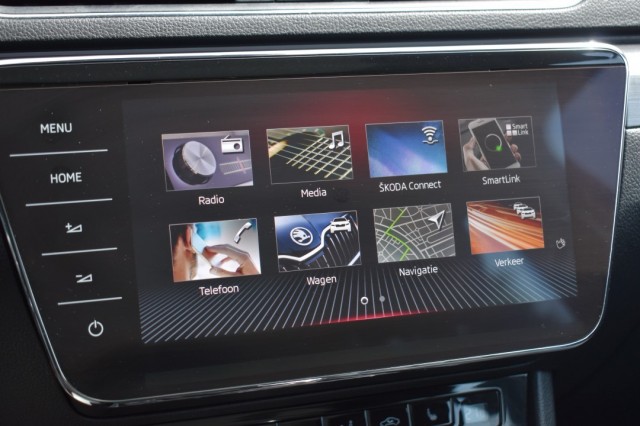 SKODA SUPERB COMBI 1.4 TSI DSG7 STYLE BUSINESS / P.DAK / EL. STOELEN / KEYLESS, Grouwstra Auto`s, Deventer