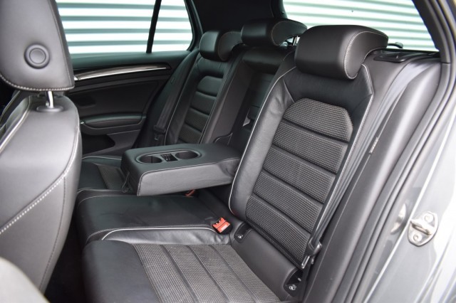 VOLKSWAGEN GOLF 2.0 TSI 4MOTION R / NL AUTO / 1e EIGENAAR, Grouwstra Auto`s, Deventer