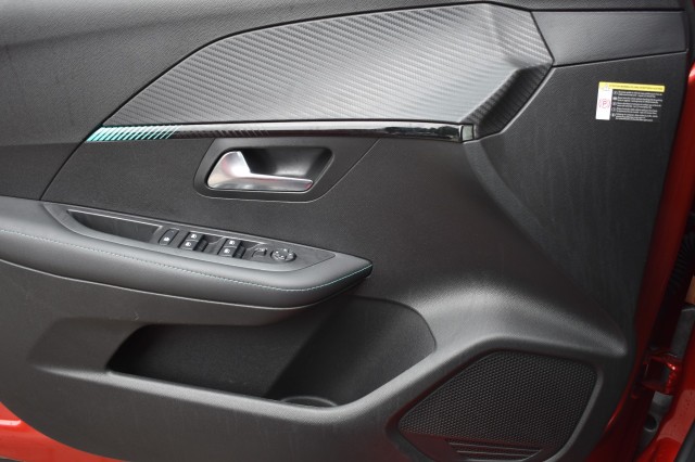 PEUGEOT 208 1.2 PURETECH ALLURE / NAVI + APP CONNECT / ECC / PDC / LED PAKKET, Grouwstra Auto`s, Deventer