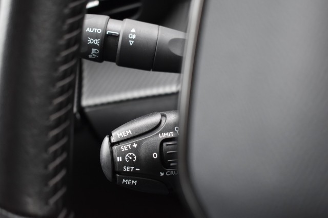 PEUGEOT 208 1.2 PURETECH ALLURE / NAVI + APP CONNECT / ECC / PDC / LED PAKKET, Grouwstra Auto`s, Deventer