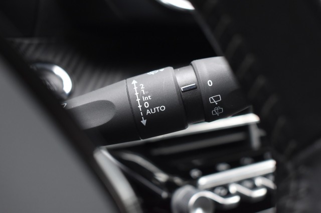 PEUGEOT 208 1.2 PURETECH ALLURE / NAVI + APP CONNECT / ECC / PDC / LED PAKKET, Grouwstra Auto`s, Deventer