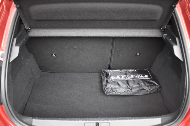 PEUGEOT 208 1.2 PURETECH ALLURE / NAVI + APP CONNECT / ECC / PDC / LED PAKKET, Grouwstra Auto`s, Deventer