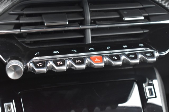 PEUGEOT 208 1.2 PURETECH ALLURE / NAVI + APP CONNECT / ECC / PDC / LED PAKKET, Grouwstra Auto`s, Deventer