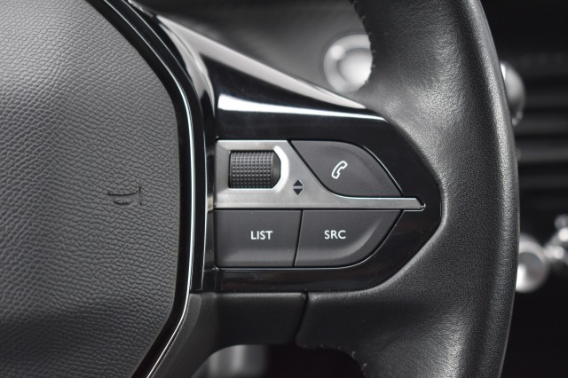 PEUGEOT 208 1.2 PURETECH ALLURE / NAVI + APP CONNECT / ECC / PDC / LED PAKKET, Grouwstra Auto`s, Deventer