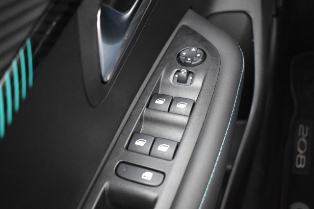 PEUGEOT 208 1.2 PURETECH ALLURE / NAVI + APP CONNECT / ECC / PDC / LED PAKKET, Grouwstra Auto`s, Deventer