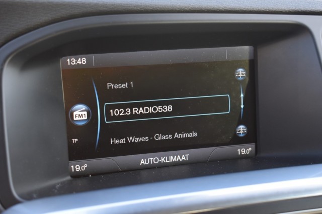 VOLVO V60 1.6 D2 MOMENTUM / TREKHAAK / PDC / VOORRUIT VERW., Grouwstra Auto`s, Deventer