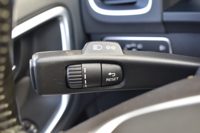 VOLVO V60 1.6 D2 MOMENTUM / TREKHAAK / PDC / VOORRUIT VERW., Grouwstra Auto`s, Deventer