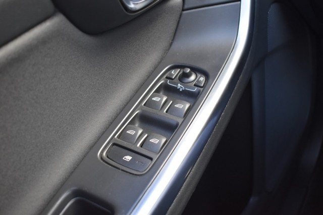 VOLVO V60 1.6 D2 MOMENTUM / TREKHAAK / PDC / VOORRUIT VERW., Grouwstra Auto`s, Deventer