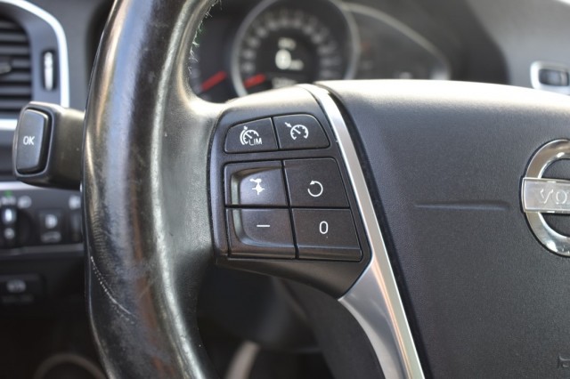 VOLVO V60 1.6 D2 MOMENTUM / TREKHAAK / PDC / VOORRUIT VERW., Grouwstra Auto`s, Deventer