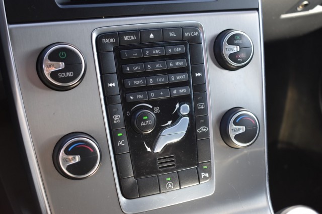 VOLVO V60 1.6 D2 MOMENTUM / TREKHAAK / PDC / VOORRUIT VERW., Grouwstra Auto`s, Deventer