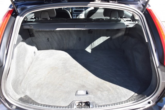 VOLVO V60 1.6 D2 MOMENTUM / TREKHAAK / PDC / VOORRUIT VERW., Grouwstra Auto`s, Deventer