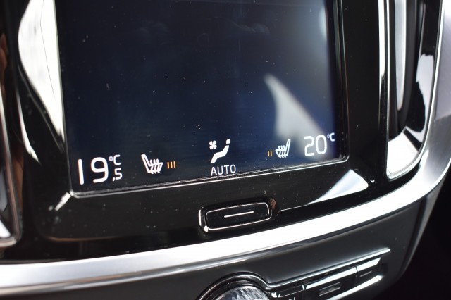 VOLVO V60 2.0 T4 MOMENT.PRO / POLESTAR ENGINEERD / NL AUTO , Grouwstra Auto`s, Deventer