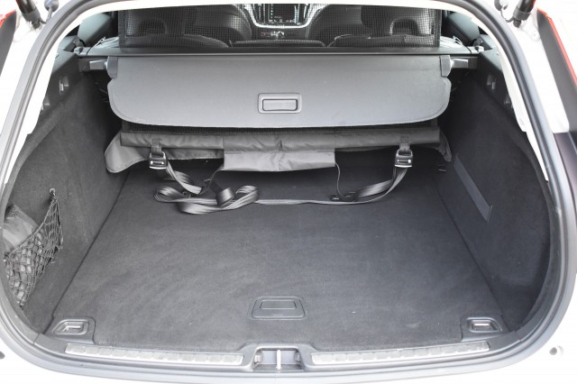 VOLVO V60 2.0 T4 MOMENT.PRO / POLESTAR ENGINEERD / NL AUTO , Grouwstra Auto`s, Deventer