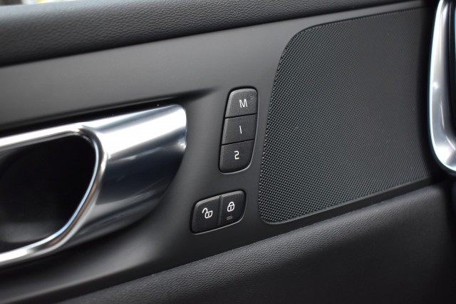 VOLVO V60 2.0 T4 MOMENT.PRO / POLESTAR ENGINEERD / NL AUTO , Grouwstra Auto`s, Deventer