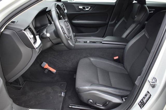 VOLVO V60 2.0 T4 MOMENT.PRO / POLESTAR ENGINEERD / NL AUTO , Grouwstra Auto`s, Deventer