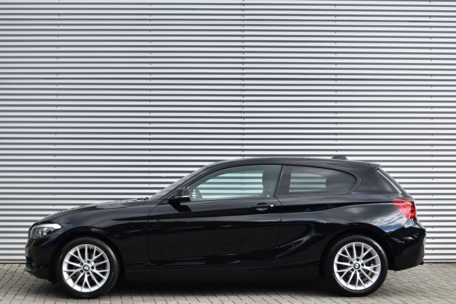 BMW 1-SERIE 116I SPORT LINE EDITION / NL AUTO / NAVI / PDC / SPORTSTOELEN, Grouwstra Auto`s, Deventer