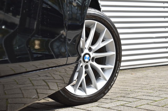 BMW 1-SERIE 116I SPORT LINE EDITION / NL AUTO / NAVI / PDC / SPORTSTOELEN, Grouwstra Auto`s, Deventer