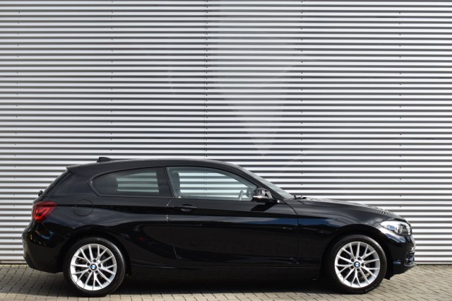 BMW 1-SERIE 116I SPORT LINE EDITION / NL AUTO / NAVI / PDC / SPORTSTOELEN, Grouwstra Auto`s, Deventer